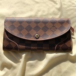 Luis Vuitton wallet
